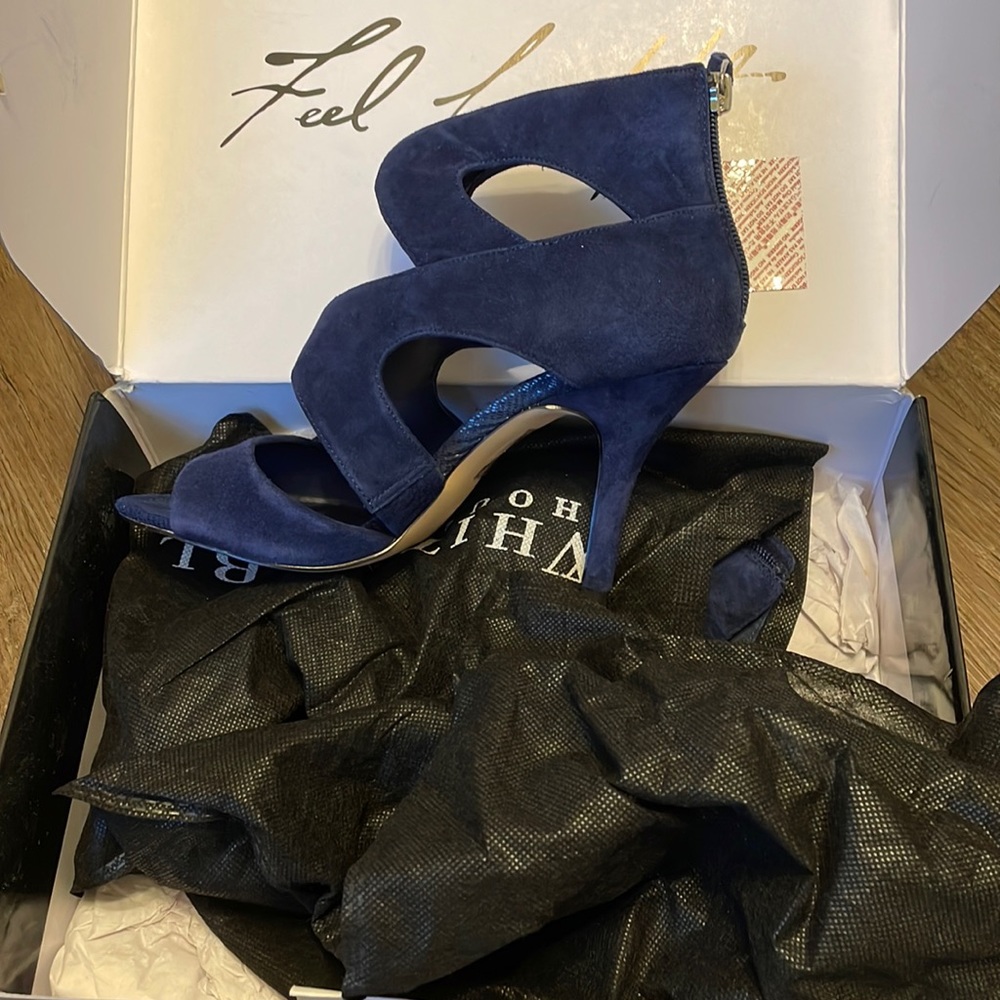 White House Black Market Shoes Suede Navy Blue; Size 7